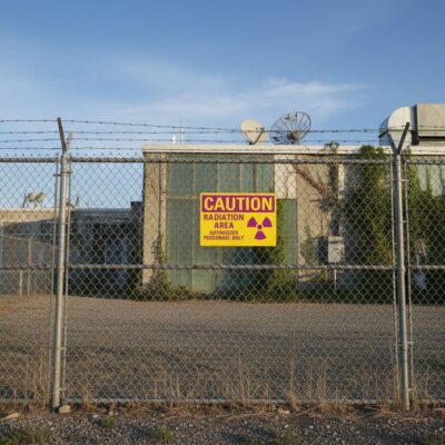 Caution Radiation Area Authorized Personnel Only (Sym)